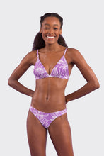 Laden Sie das Bild in den Galerie-Viewer, Model Front: Rio De Sol Ensemble Set Trail-Purple Tri-Fixo Essential
