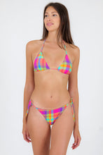 Carica l&#39;immagine nel visualizzatore di Gallery, Model Front: Rio De Sol Ensemble Set Tulip-Garden Tri-Inv Ibiza
