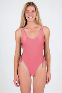 Model Front: Rio De Sol Une Pièce Shimmer-Confetti Zoe