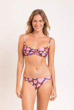 Carica l&#39;immagine nel visualizzatore di Gallery, Model Front: Rio De Sol Haut Top Amore-Pink Bandeau-Crispy
