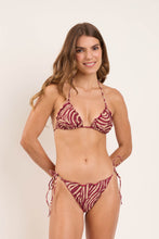 Laden Sie das Bild in den Galerie-Viewer, Model Front: Rio De Sol Haut Top Dune Frufru
