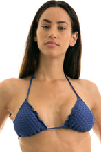 Laden Sie das Bild in den Galerie-Viewer, Gallery: Rio De Sol Haut Top Kiwanda Denim Frufru
