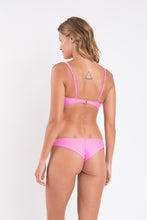 Carica l&#39;immagine nel visualizzatore di Gallery, Model Back: Rio De Sol Haut Top Milkshake Bandeau-Crispy
