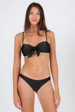 Carica l&#39;immagine nel visualizzatore di Gallery, Model Front: Rio De Sol Haut Top Shimmer-Black Bandeau-No
