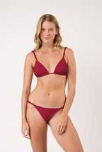 Carica l&#39;immagine nel visualizzatore di Gallery, Model Front: Rio De Sol Haut Top Touch-Carmim Selena
