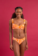 Laden Sie das Bild in den Galerie-Viewer, Image 10: Rio De Sol Haut Top Trail-Orange Amelia
