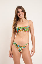 Laden Sie das Bild in den Galerie-Viewer, Model Front: Rio De Sol Haut Top Tropical Sara
