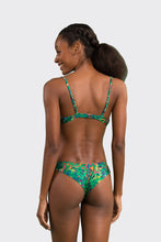 Laden Sie das Bild in den Galerie-Viewer, Model Back: Rio De Sol Haut Top Wilds Balconet
