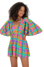 Carica l&#39;immagine nel visualizzatore di Gallery, Model Front: Rio De Sol Vêtement De Plage Tulip-Garden Mini Dress
