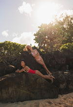 Laden Sie das Bild in den Galerie-Viewer, Set Pua-Hibiscus Kauai Kaleia
