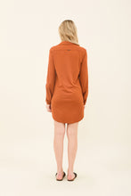 Laden Sie das Bild in den Galerie-Viewer, Shirtdress Copenhagen Caramelo UPF50+
