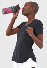 Carica l&#39;immagine nel visualizzatore di Gallery, Skin Fit T-Shirt Alongada Gola V Preto
