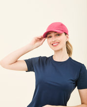 Laden Sie das Bild in den Galerie-Viewer, Gallery: Uv Line Casquette Beach Tennis Cap Fuchsia Upf50+
