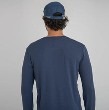 Charger l&#39;image dans la galerie, Model Back: Uv Line Casquette Cap New Fit Marinho Upf50+
