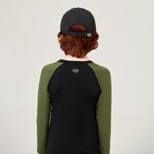Charger l&#39;image dans la galerie, Model Back: Uv Line Casquette Cap Teen Colors Preto Upf50+

