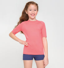 Charger l&#39;image dans la galerie, Model Front: Uv Line T-Shirt Kids Fpu50+ Uvpro Short Sleeve T-Shirt Coral Uv
