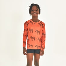 Charger l&#39;image dans la galerie, Model Front: Uv Line T-Shirt Longsleeve Acqua Zebra Inf Upf50+
