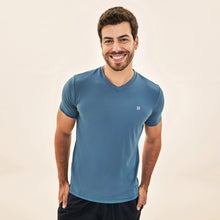 Carica l'immagine nel visualizzatore di Gallery, Model Front: Uv Line T-Shirt Pour Homme T-Shirt Sport Fit Aco
