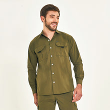 Laden Sie das Bild in den Galerie-Viewer, Model Front: Uv Line Fitness Haut Tenerife Verde Militar Upf50+
