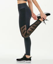 Laden Sie das Bild in den Galerie-Viewer, Hyper Bordado Lateral Preto Leggings
