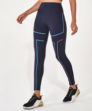 Laden Sie das Bild in den Galerie-Viewer, Hyper Linhas Fusionadas Preto Leggings
